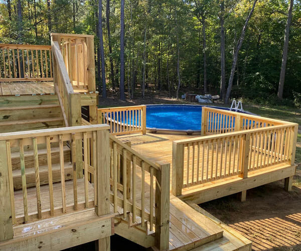 deck and pool by Lexren